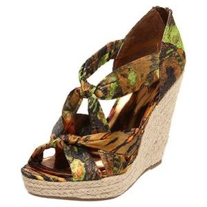 NWOT Carlos Santana Morena 2 Wedges Size 7.5